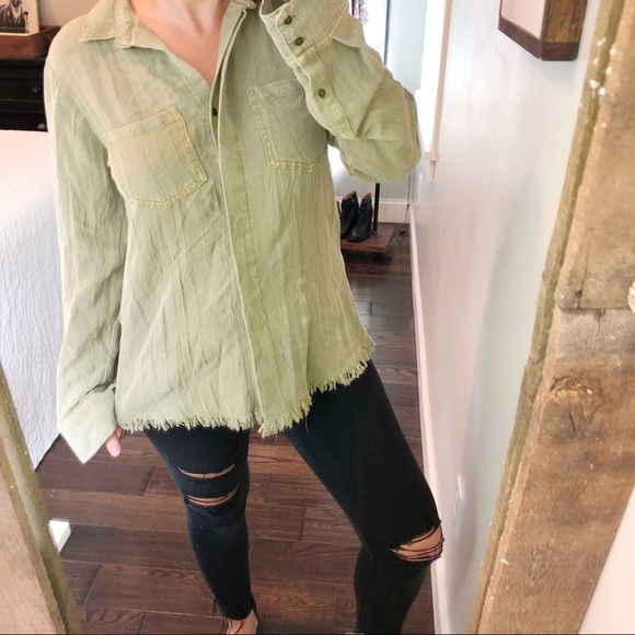 Umgee small oversized frayed distressed shirt - Picture 3 of 6